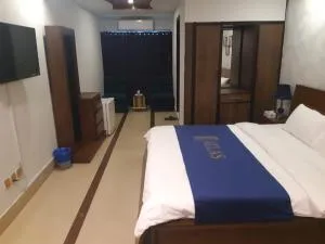 Khan's guest house - Giddar Kotha