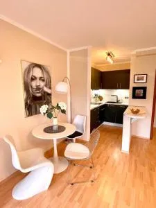 Appartment Indira - Бад-Зобернгайм