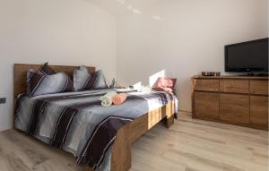 1 Bedroom Lovely Apartment In Ploce