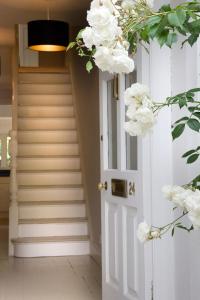 Stylish, Spacious, Oxford Townhouse, Driveway parking