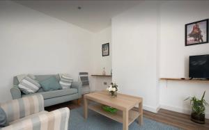Twyford station Elizabeth line is 2 min walk away - Newly Refubished - Great Location