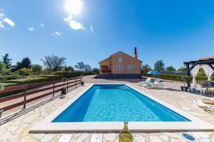 Holiday home Fabio in Dalmatia with swimming pool