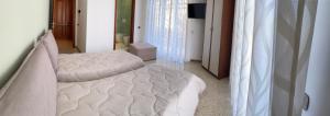 Large Double or Twin Room