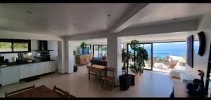 loft de standing 150 m2 vue mer,de 2 à 6 pers à Mare e Sole Plage dargent Verghia