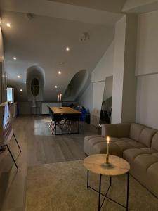 Elegant Penthouse Loft - Center