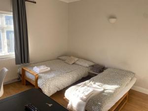 Victorian Building - sleeps 5 - Pet Friendly