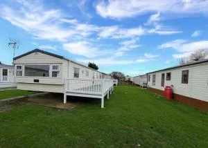 3 Bedroom 2 Bathroom Caravan Charlie Delta - Bradwell on Sea