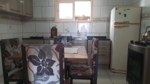 Apto de 1 dormitório com cama de casal,e um colchão extra,sala, cozinha e banheiro e wi-fi