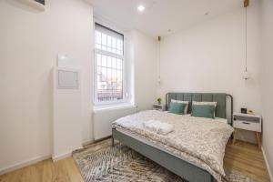 Central Located Grand Residence with 4 BEDROOMS