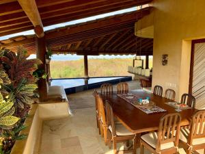 Beautiful and Secluded Luxury Beach Home near Troncones