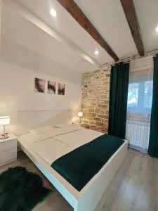 Antique gold - Rajki