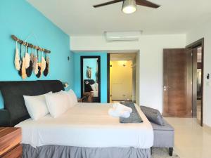 Mareazul Lovely Swim-up Family apartment and beach club