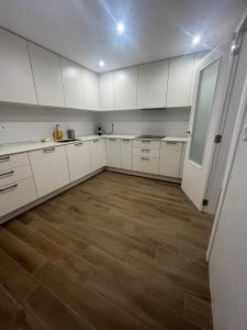 Moderno apartamento centrico con piscina y parking