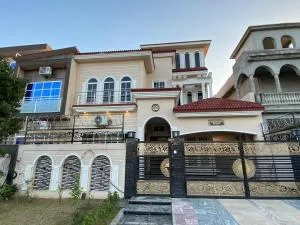 Luxury spanish-style holiday home in Citi Housing Jhelum - Gujrāt