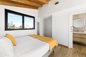 Villa La Tabaiba- Bright open spaces, private & heated pool