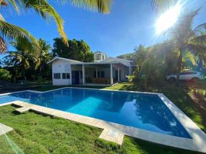 Casa Santorini - Lindo Jardin con Piscina