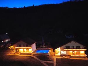 Friends & Family Moieciu