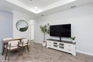 La Querencia on Zinnia w Fast Wifi & Workspace