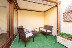 Open Space with Air Conditioning and Patio Privato img15