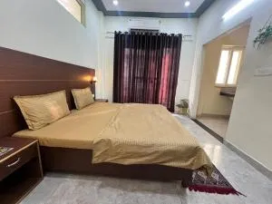 Hikers House - Tapovan