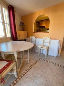 Appartements Appartement provencal coeur du village : photos des chambres