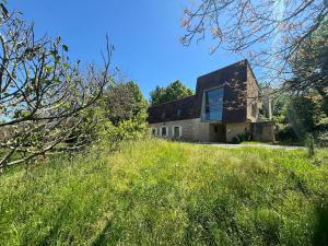 Maisons de vacances BEYTAN AL COUDER Stylish architect house with AC and private pool, village center, golf course and Dordogne river at easy walk : photos des chambres