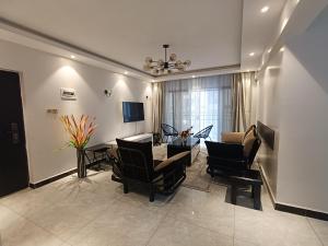 Studio & 2B - Volaire Suites