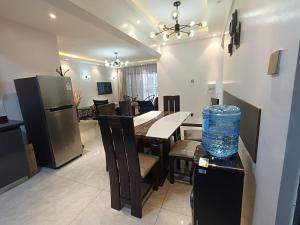 Studio & 2B - Volaire Suites