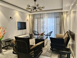 Studio & 2B - Volaire Suites