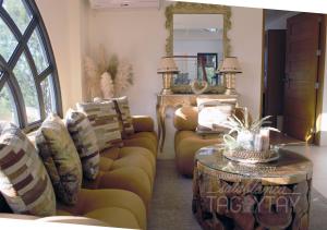 Salablanca Brand New Jacuzzi Heated Pool PS5 VR Cinema Fully AC Indoors Smart TVs with Netflix Disney Plus Large Balcony