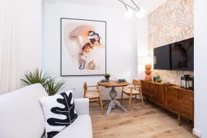 H2M Alamos Duplex, desk, dishwasher, oven, shower