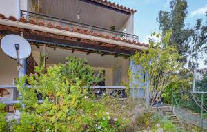 Appartements Awesome Apartment In Sarrola Carcopino : photos des chambres