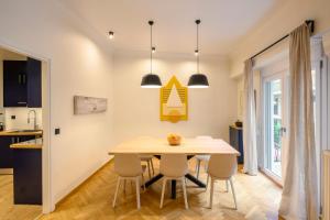 Plaka Premier Stay - Steps from Acropolis Museum and Metro