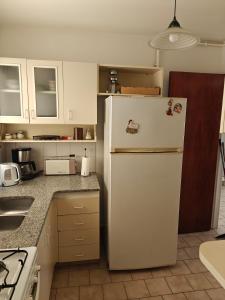 Departamento amoblado en pleno centro, con cochera