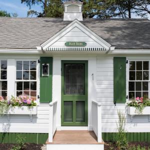 Two-Bedroom Cottage King & Queen - Dog Friendly room in The Dunes on the Waterfront