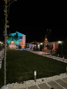 Lilyum garden house&organization