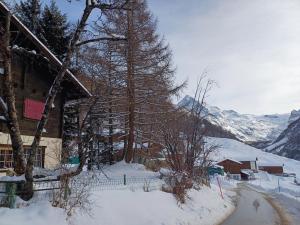 Chalet Alpin vue Dent Blanche