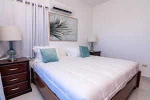 Beautiful ocean and mountain view villa