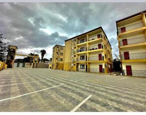 Serviced 2 Bedroom in Long Acres