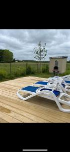 Chalets Cottage Le Colibri au calme piscine chauffee sauna hammam parc multisports : photos des chambres