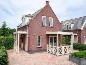 Holiday home on the water with garden - Zuidland