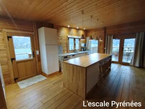 Chalets Vue imprenable et jacuzzi 4 Etoiles : photos des chambres