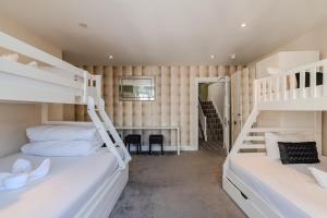 Elegant Family Home l 5 Bedrooms with Spacious Patio l Kemptown