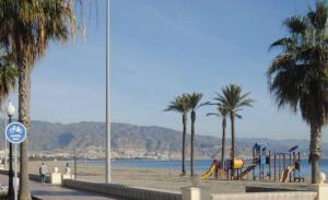 Coqueto apartamento a paso de la playa