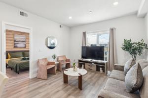 Stay at Luna on 800 Callowhill