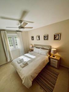 Modern 2 bedroom apartment 5mins from golf course