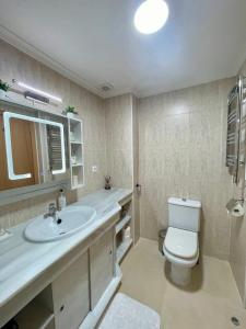 Modern 2 bedroom apartment 5mins from golf course