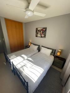 Modern 2 bedroom apartment 5mins from golf course