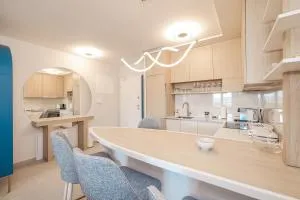 The Boat - 佩特坎内