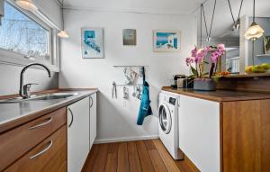 2 Bedroom Nice Home In Højby